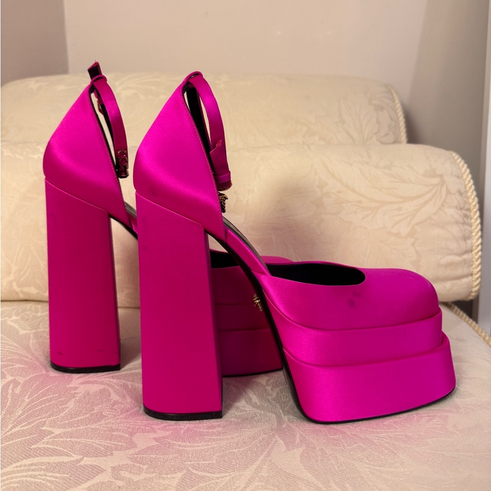 Versace Medusa Aevitas pink platform heels - Picture 4 of 4